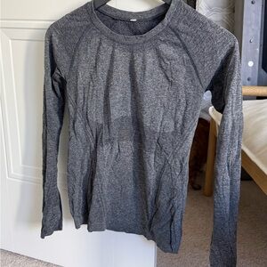 Athleta Gray Long Sleeve Top